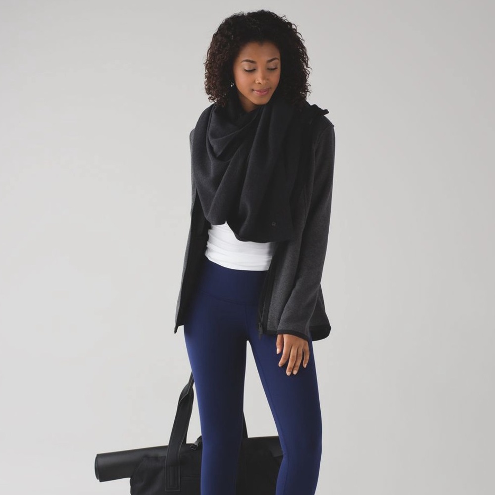 Lululemon Cashmere Bamboo Blend After Asana Wrap Poncho Sweater Pockets Black - Picture 9 of 11